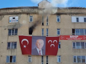 Hakkari MHP Binasında yangın