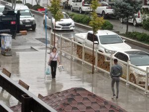 Hakkari'ye yağmur değil mutluluk yağdı