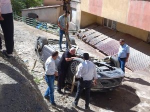 Hakkari MHP il başkanı şoförü kaza yaptı