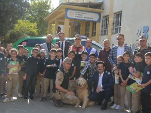 Hakkari’de Hayvanları Koruma Günü etkinliği