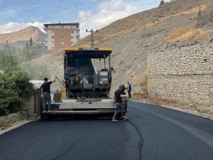 Vali Akbıyık, 2022 yılı içerisinde 15 Mahallede 25 km Asfalt yaptık