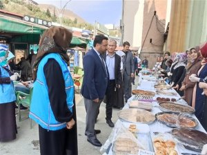 Hakkari'de “Hayır Çarşısı'na yoğun ilgi