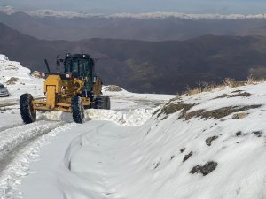 Şırnak'ta karla mücadele mesaisi başladı