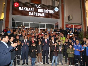 Hakkari'de "çök kapan tutun" tatbikatı gerçeği aratmadı