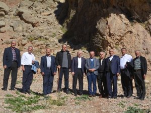 Ak Parti heyeti Kavaklı köyünde