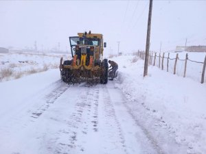 Van'da 28 yerleşim yerinin yolu ulaşıma kapandı