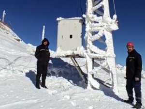 Yüksekova’da Sibirya soğukları