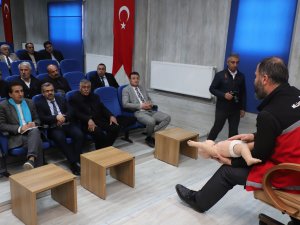 Hakkari'de Muhtarlar "Aile Okulu"nda