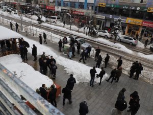 7.6 şiddetinde bir deprem daha!