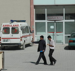 DİYALİZ HASTALAR DOKTOR BEKLİYOR