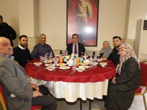 Vali Akbıyık, şehit yakınları ile yemekte bir araya geldi
