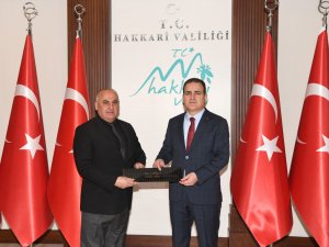 Bem Bi̇r-Sen Temsilcisi Akın'dan Vali Akbıyık'a ziyaret