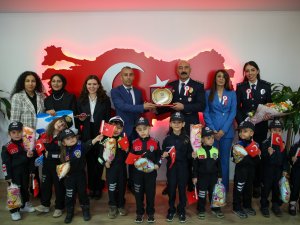 Minikler 'den emniyete ziyaret