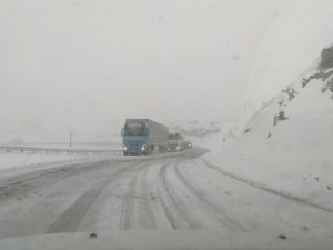 Güzeldere Geçidi'nde hayat durdu