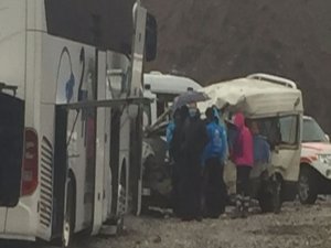 Hakkari-Van karayolunda feci kaza ölü ve yaralılar var