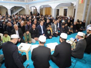 Kadir Gecesinde Vali Akbıyık'a sevgi seli