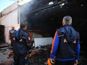 Biri itfaiye eri 4 kişi hayatını kaybetti