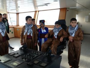 Hakkarili minikler ilk kez feribot heyecanı
