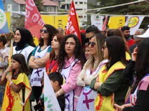 Hakkari'de 1 Mayıs coşkuyla kutlandı