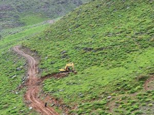 Uludere'de yayla yolları bir bir açılıyor