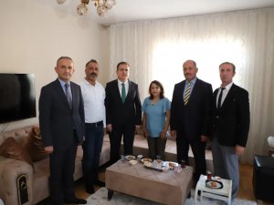 Vali Akbıyık'tan Akar ailesine ziyaret