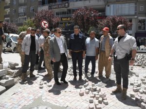 Vali Akbıyık sanat sokağı çalışmalarını denetledi