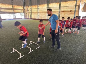 Yüksekova Futbol Akademisinde eğitim başladı