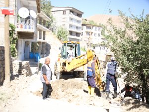 Belediye ekipleri dur durak bilmiyor
