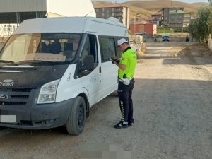 Hakkari emniyeti okul servislerini denetledi