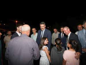 Hakkari Valisi Ali Çelik "Gece mesaisinde"