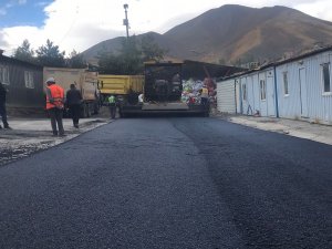 Hakkari'de asfalt çalışmaları sürüyor