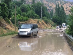 Çukurca'da şiddetli yağmur