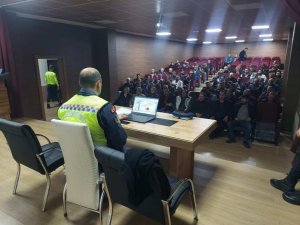 Hakkari Jandarmasından sürücülere trafik semineri