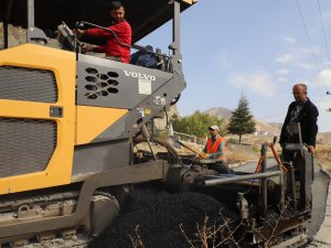 Hakkari modern yollara kavuşuyor