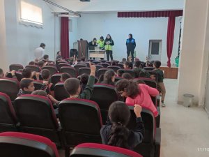 Şemdinli'de öğrencilere polis mesleği anlatıldı