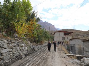 Sümbül mahallesinde yol çalışması start aldı