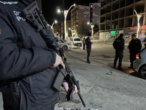 Hakkari polisi gece gündüz görev başında