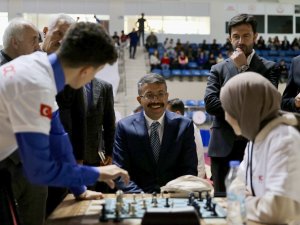 Vali Çelik,"Her alanda sporcuların yanında olacağız"