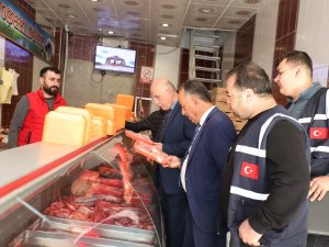 Hakkari'de kasaplarda fiyat tarifesi denetimi yapıldı