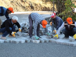 Sümbül Mahallesinde kilit taşı çalışmaları start aldı