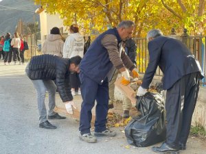 Hakkari okullar bölgesinde çevre temizliği başlatıldı