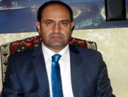 Tedaş Müdürünü yılan soktu