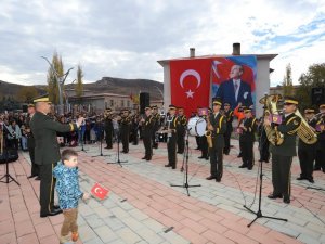 Sınırda bando konseri