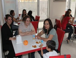 Azra aile salonu hizmete açıldı