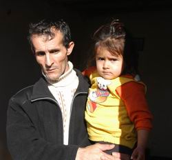 BU AİLE ÖLEMLE BURUN BURUNA YAŞIYOR