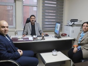 Müdür Ünalan’dan Gazeteci Taş’a “10 Ocak” ziyareti