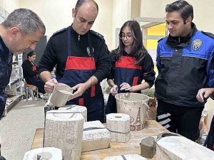 Hakkari polisinden 7 bin öğrenciye seminer