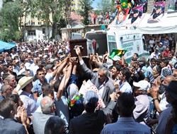 PKK'li Rojen'i onbinler uğurladı