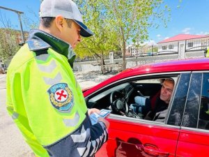 Sürücüler trafik testinden geçti