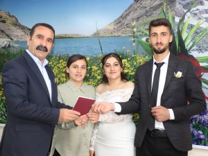 Eş Başkanlar nikah şahitliği yaptı